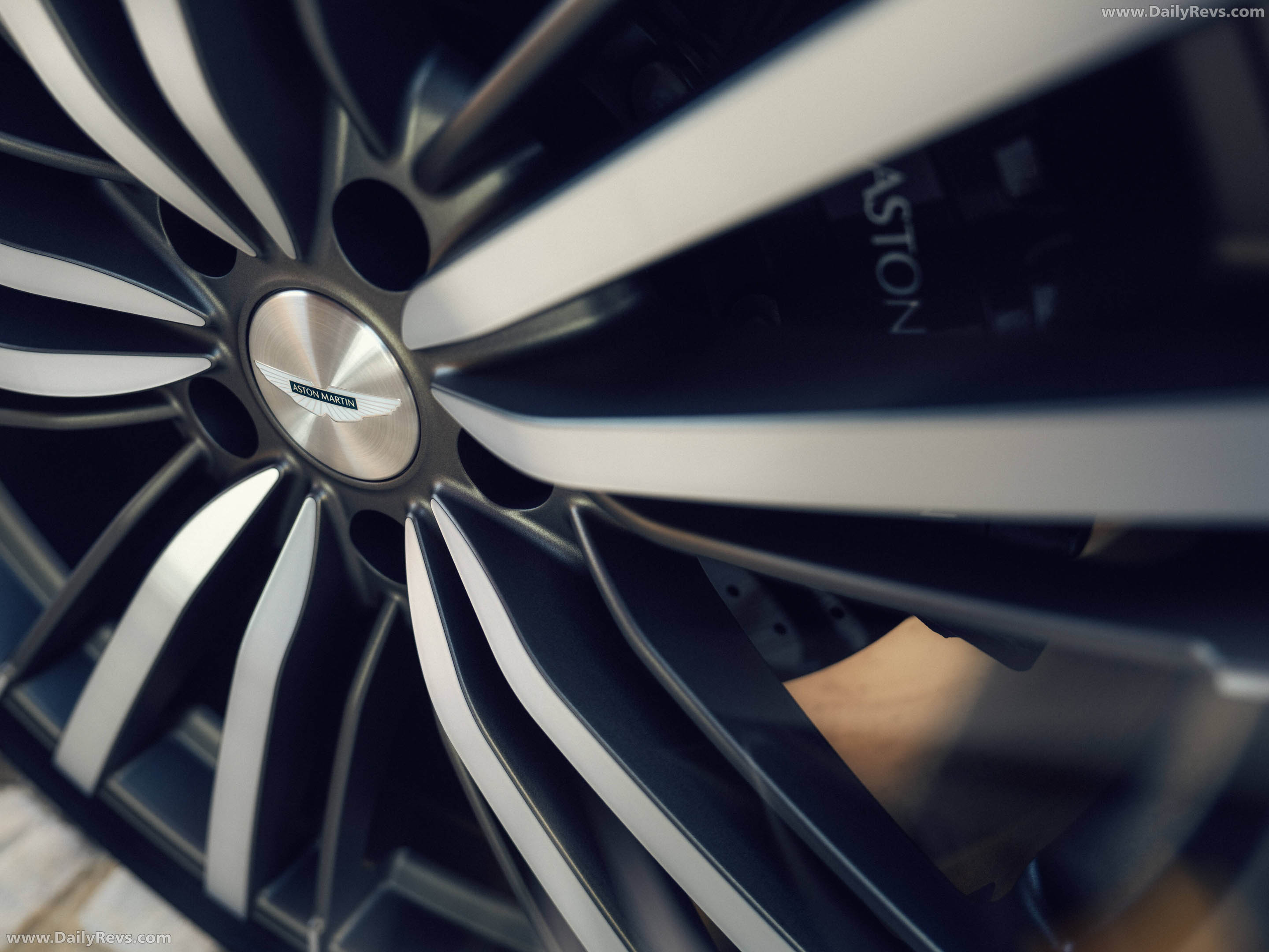 2027 Aston Martin DBX GT Exterior